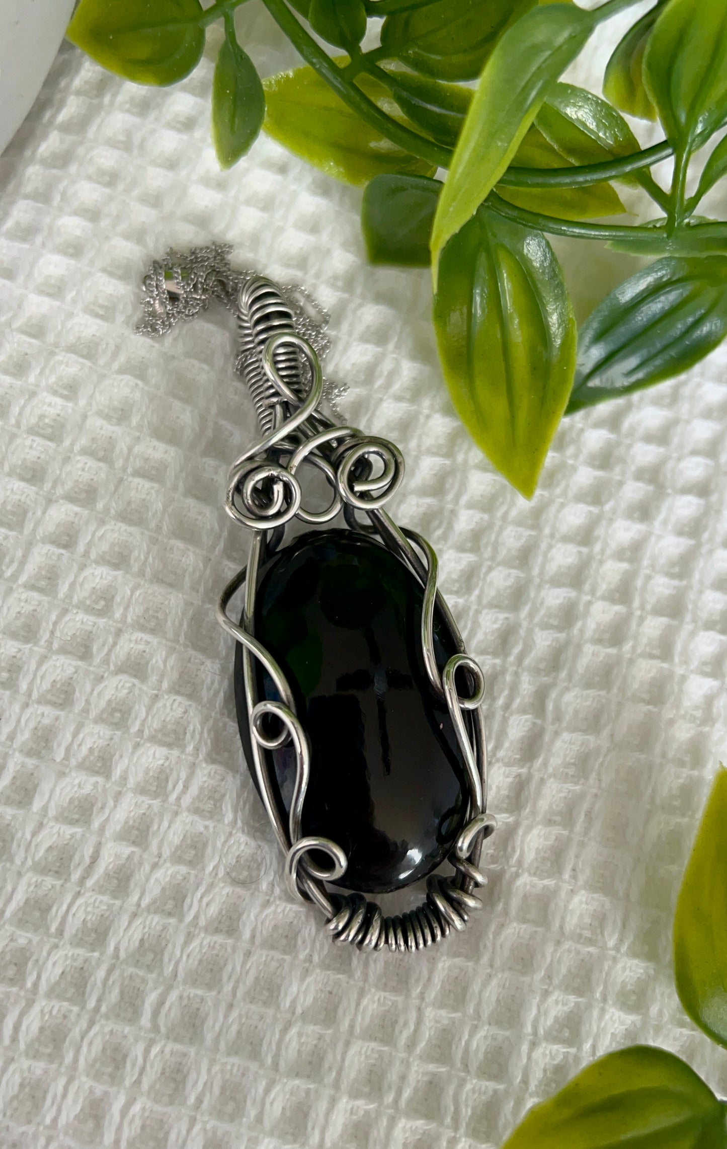 The Obsidian Pendant “Annabelle”