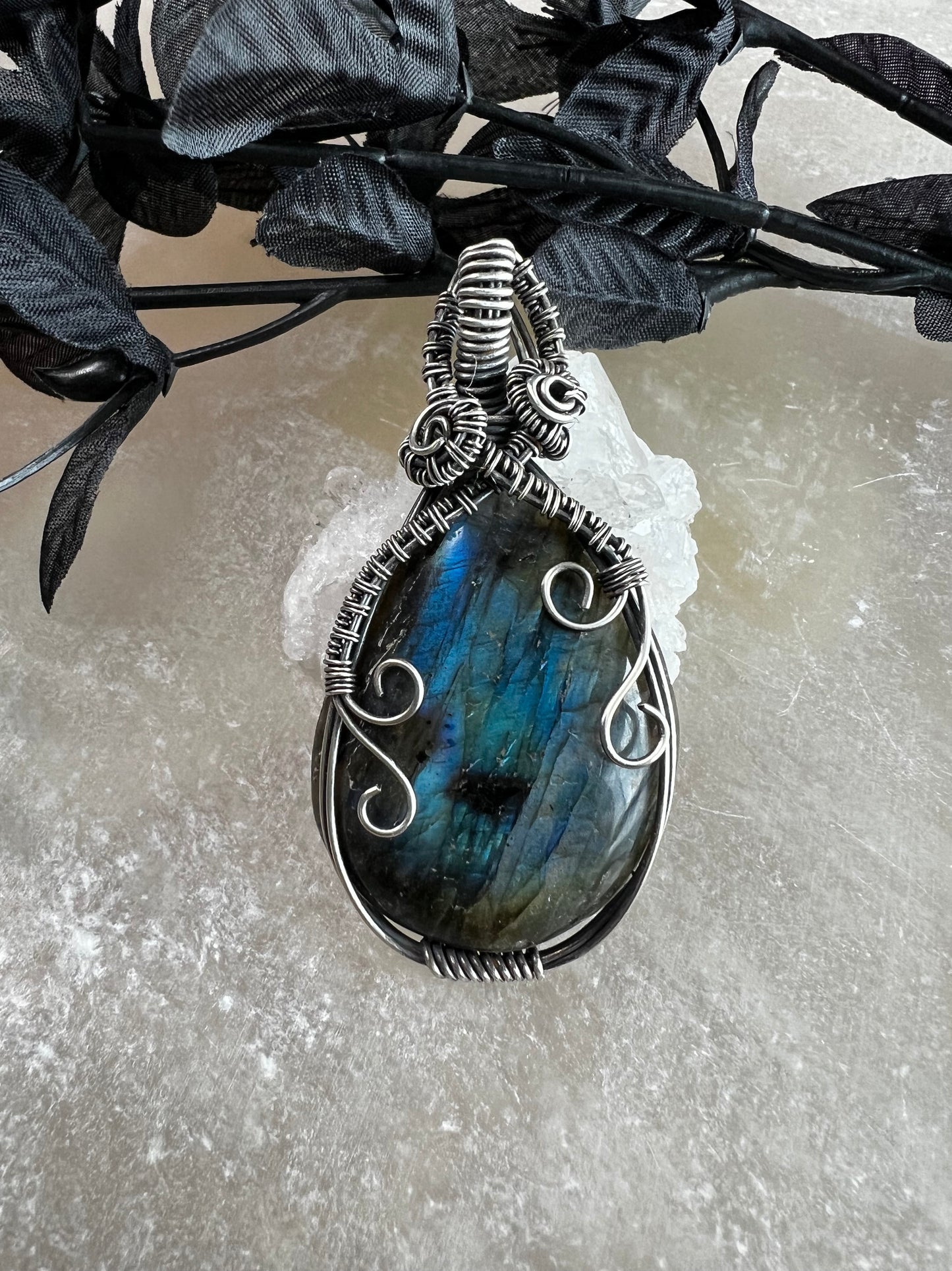 Curly Blue Pendant