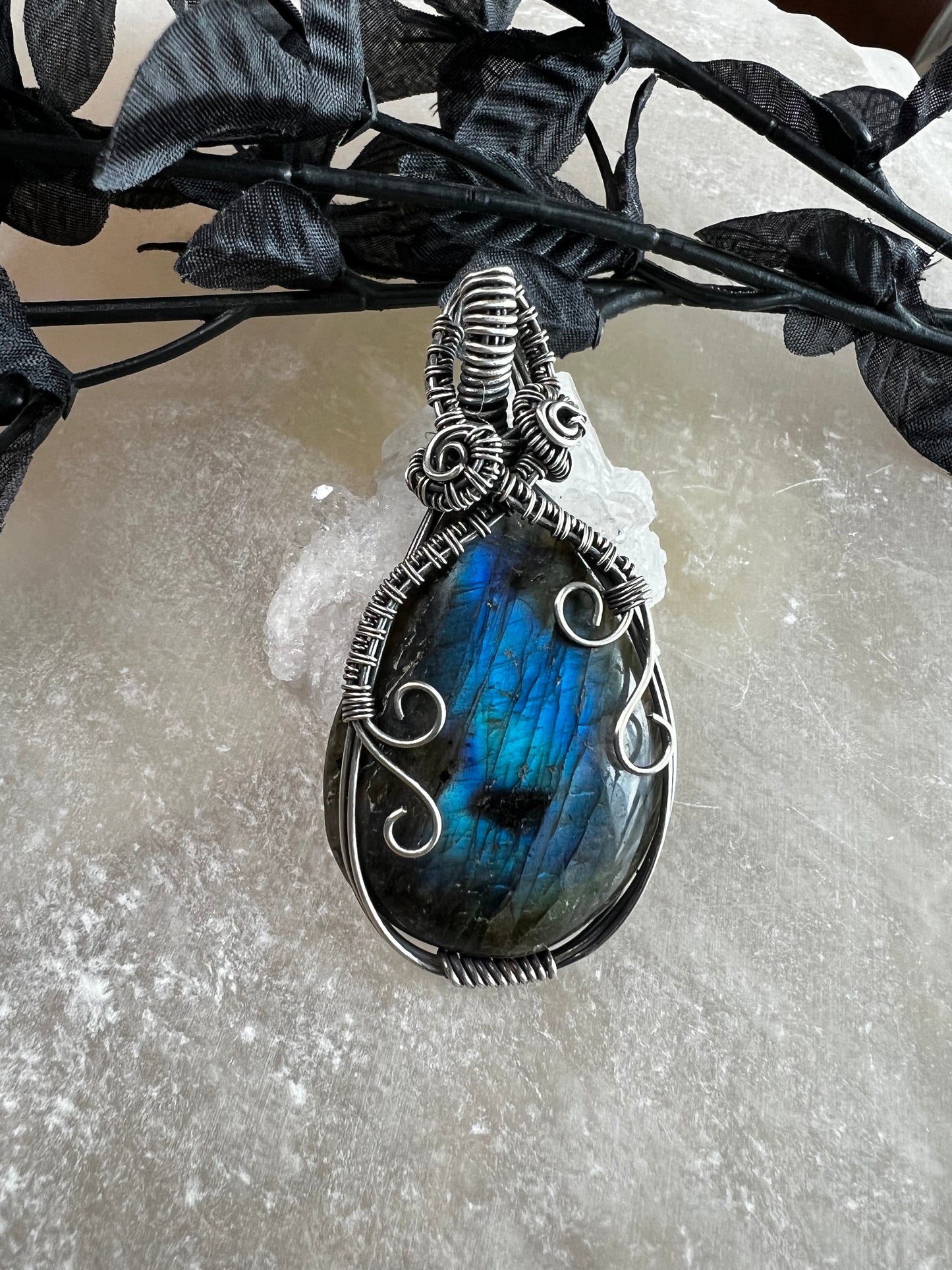 Curly Blue Pendant