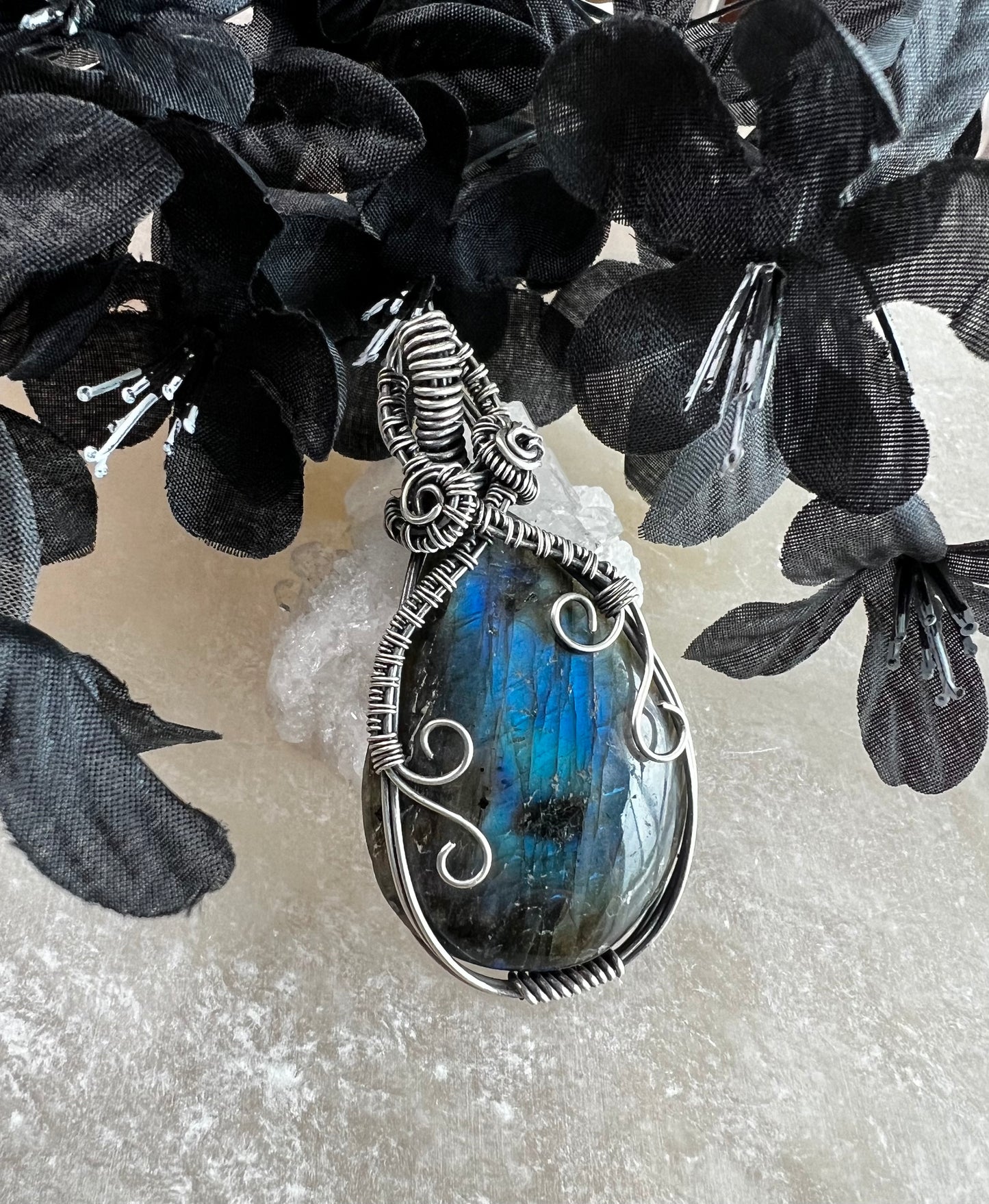 Curly Blue Pendant