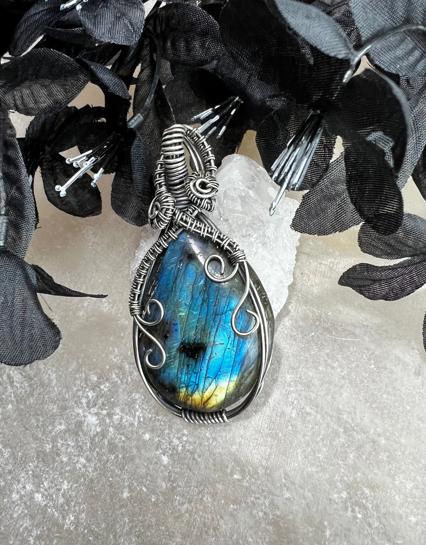 Curly Blue Pendant